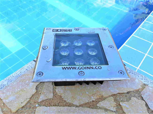 LUMINARIA TIPO REFLECTOR CUADRADO 9W EMPOTRABLE GOINN 1