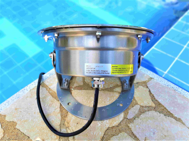 LUMINARIA TIPO REFLECTOR  REDONDA 27W PARA FUENTE DE AGUA GOINN 2