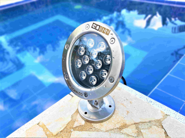 LUMINARIA TIPO REFLECTOR  REDONDA 9W PARA FUENTE DE AGUA GOINN 3